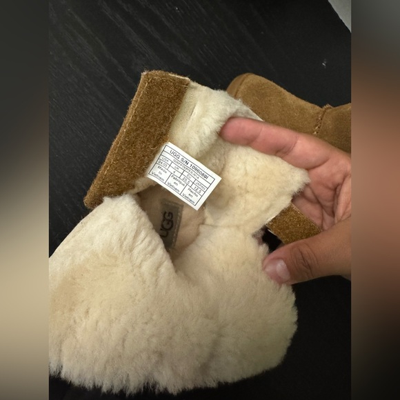 Ugg boots for toddler size 4-5c toddler preloved - Picture 11 of 11